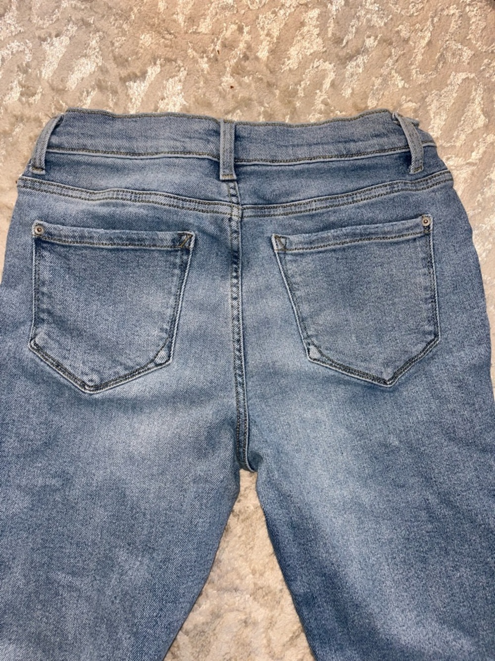 Kensie Women's Blue Skinny Jeans with Raw Hem size 8 - Picture 5 of 5